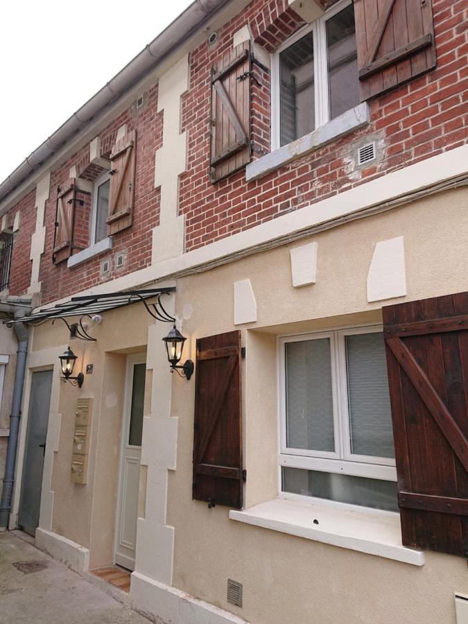 Les Studios De La Faisanderie Chantilly Exterior photo